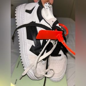 Off-white VIRGIL ABLOH